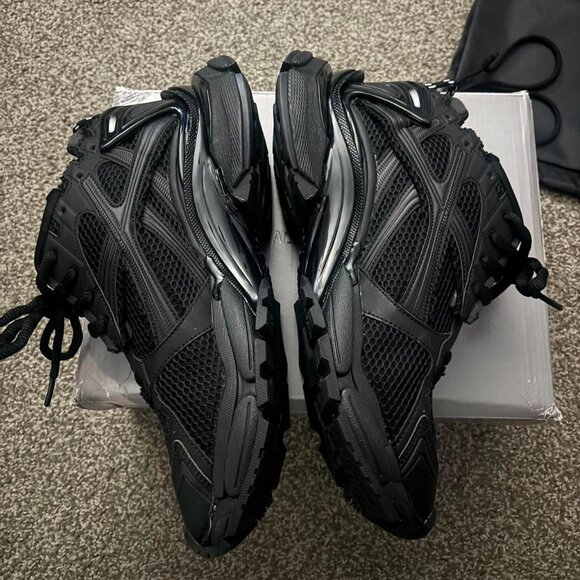 Balenciaga Men's Black Trainers - Picture 3 of 5